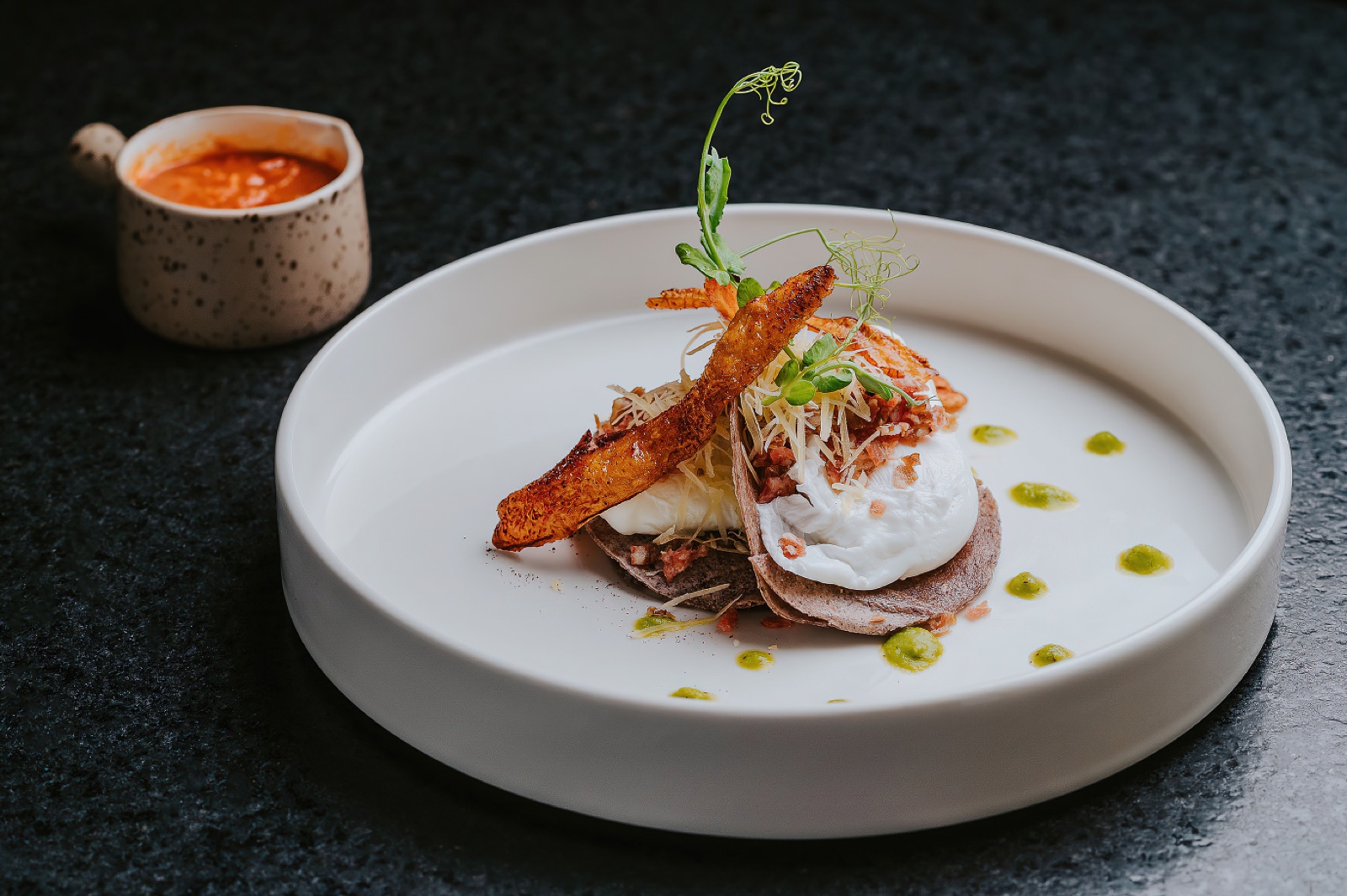 Platillo yucateco contemporáneo servido en el restaurante del Hotel Antelar